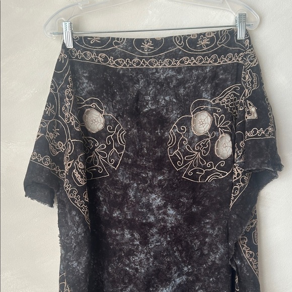 One Teaspoon embroidered tie dye skull scarf wrap sarong - Picture 1 of 7
